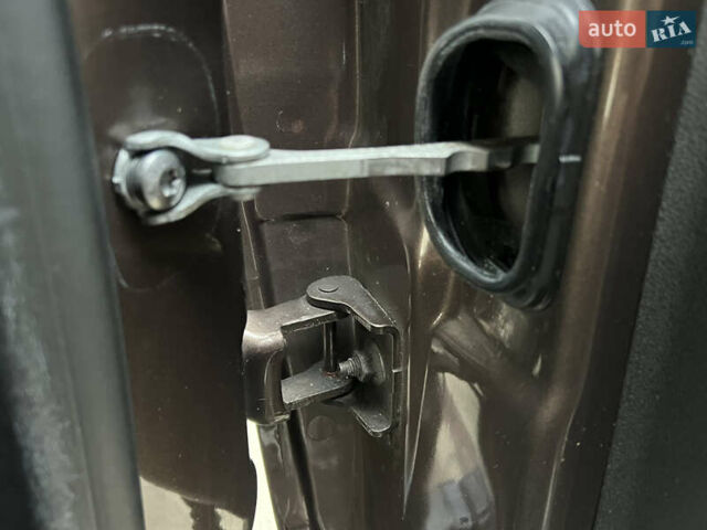 Коричневый Рено Сценик, объемом двигателя 1.6 л и пробегом 120 тыс. км за 8350 $, фото 128 на Automoto.ua