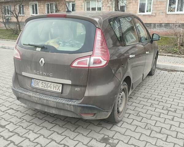 Коричневий Рено Сценік, об'ємом двигуна 1.5 л та пробігом 265 тис. км за 5500 $, фото 1 на Automoto.ua