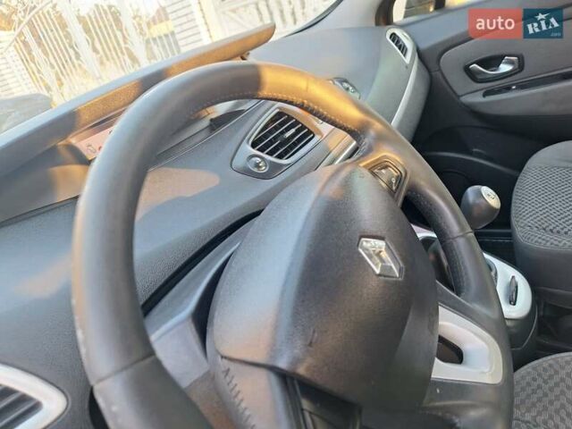 Коричневий Рено Сценік, об'ємом двигуна 1.5 л та пробігом 327 тис. км за 6200 $, фото 20 на Automoto.ua