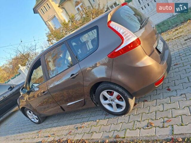Коричневий Рено Сценік, об'ємом двигуна 1.5 л та пробігом 327 тис. км за 6200 $, фото 2 на Automoto.ua