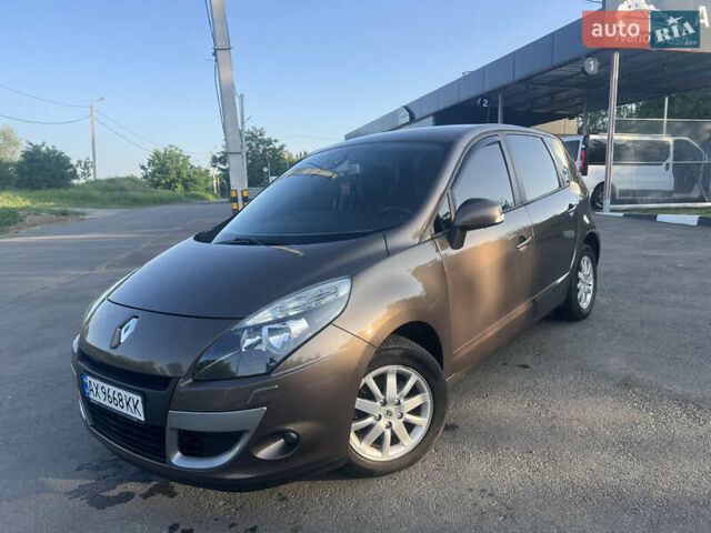 Коричневый Рено Сценик, объемом двигателя 1.6 л и пробегом 160 тыс. км за 8150 $, фото 3 на Automoto.ua