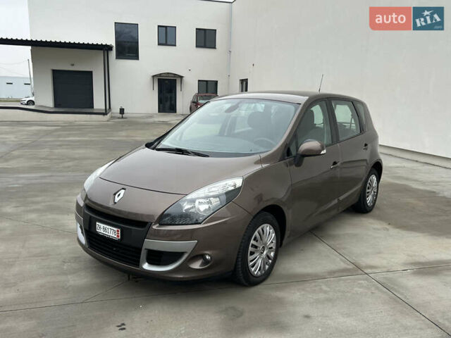 Коричневый Рено Сценик, объемом двигателя 1.6 л и пробегом 120 тыс. км за 8350 $, фото 2 на Automoto.ua