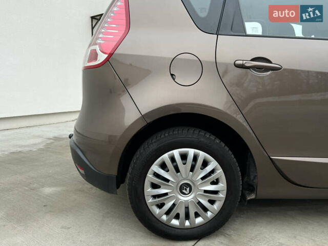 Коричневый Рено Сценик, объемом двигателя 1.6 л и пробегом 120 тыс. км за 8350 $, фото 43 на Automoto.ua