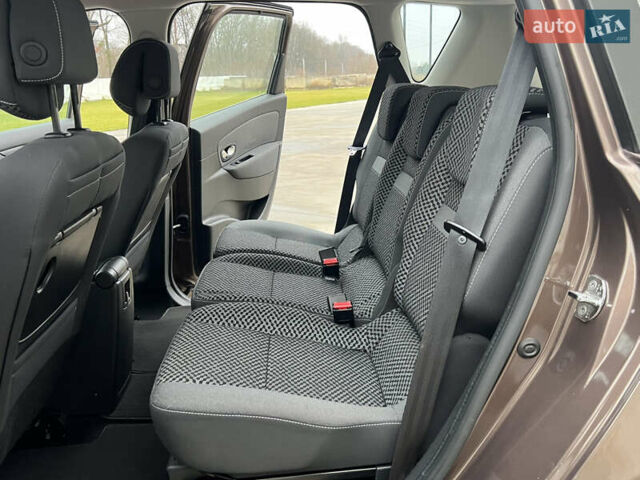 Коричневый Рено Сценик, объемом двигателя 1.6 л и пробегом 120 тыс. км за 8350 $, фото 86 на Automoto.ua