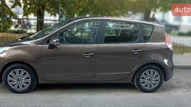 Коричневий Рено Сценік, об'ємом двигуна 1.5 л та пробігом 281 тис. км за 8200 $, фото 9 на Automoto.ua