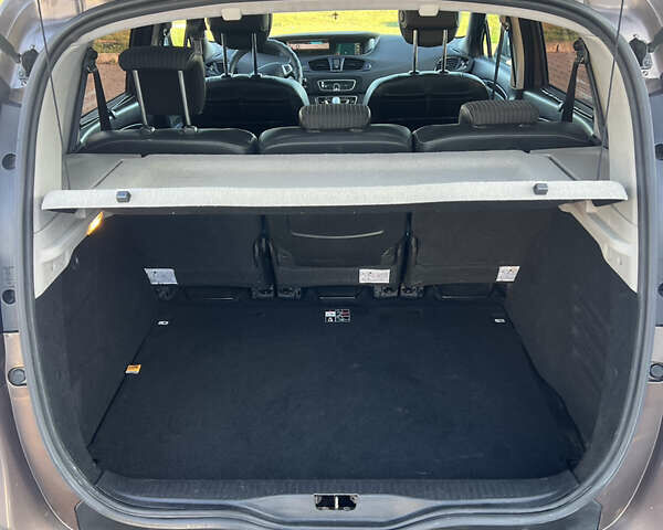 Коричневий Рено Сценік, об'ємом двигуна 1.46 л та пробігом 212 тис. км за 7900 $, фото 6 на Automoto.ua