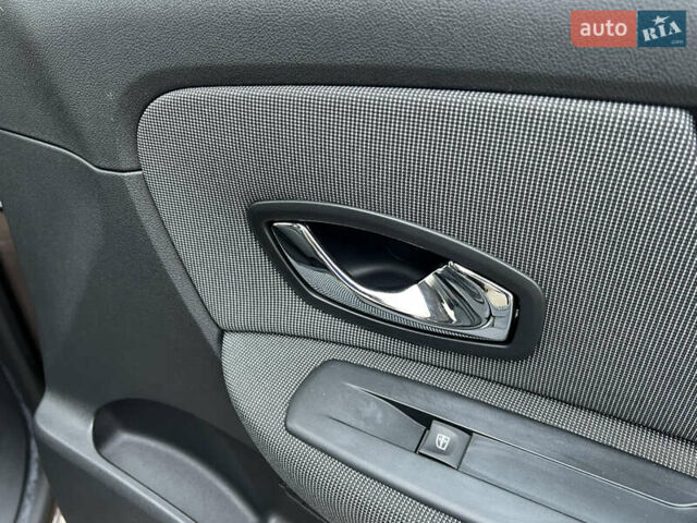 Коричневый Рено Сценик, объемом двигателя 1.6 л и пробегом 120 тыс. км за 8350 $, фото 108 на Automoto.ua