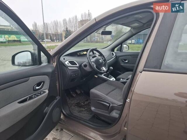 Коричневый Рено Сценик, объемом двигателя 1.46 л и пробегом 294 тыс. км за 6700 $, фото 10 на Automoto.ua