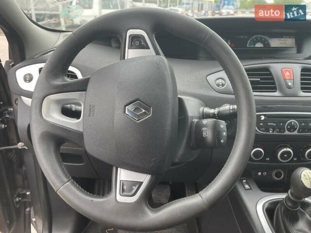 Коричневий Рено Сценік, об'ємом двигуна 1.5 л та пробігом 207 тис. км за 6300 $, фото 18 на Automoto.ua