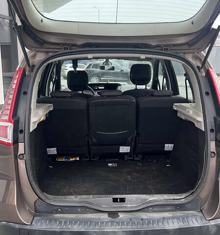 Коричневий Рено Сценік, об'ємом двигуна 1.5 л та пробігом 330 тис. км за 7500 $, фото 8 на Automoto.ua