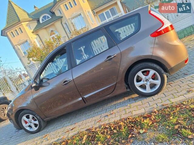 Коричневий Рено Сценік, об'ємом двигуна 1.5 л та пробігом 327 тис. км за 6200 $, фото 30 на Automoto.ua