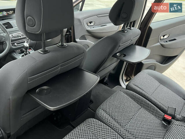 Коричневый Рено Сценик, объемом двигателя 1.6 л и пробегом 120 тыс. км за 8350 $, фото 89 на Automoto.ua