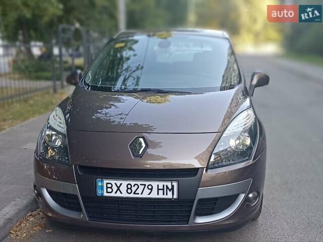 Коричневий Рено Сценік, об'ємом двигуна 1.5 л та пробігом 281 тис. км за 8200 $, фото 5 на Automoto.ua