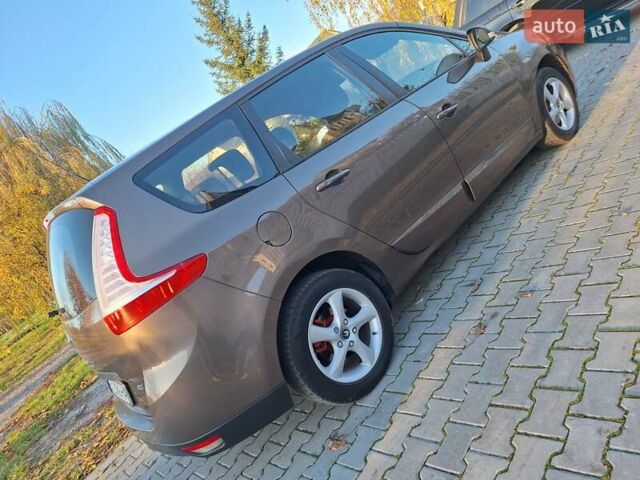 Коричневий Рено Сценік, об'ємом двигуна 1.5 л та пробігом 327 тис. км за 6200 $, фото 1 на Automoto.ua
