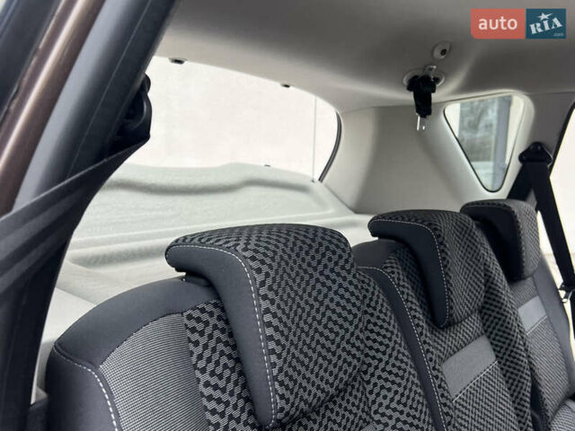 Коричневый Рено Сценик, объемом двигателя 1.6 л и пробегом 120 тыс. км за 8350 $, фото 104 на Automoto.ua