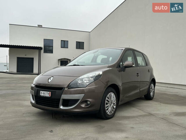 Коричневый Рено Сценик, объемом двигателя 1.6 л и пробегом 120 тыс. км за 8350 $, фото 1 на Automoto.ua
