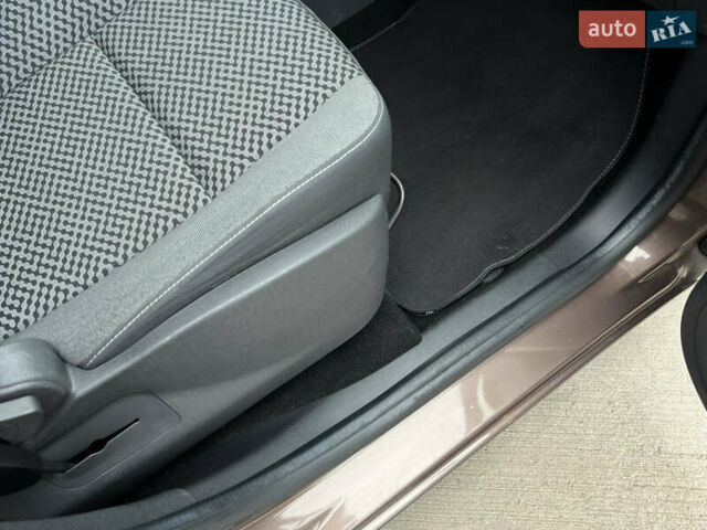 Коричневый Рено Сценик, объемом двигателя 1.6 л и пробегом 120 тыс. км за 8350 $, фото 98 на Automoto.ua