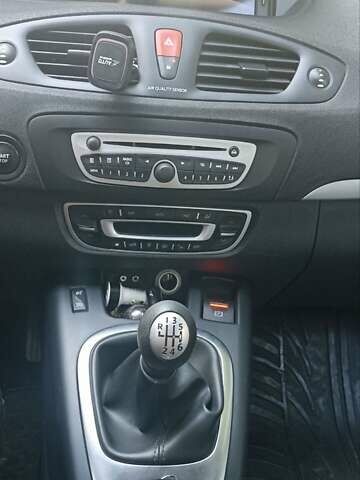 Коричневий Рено Сценік, об'ємом двигуна 1.5 л та пробігом 281 тис. км за 8200 $, фото 10 на Automoto.ua