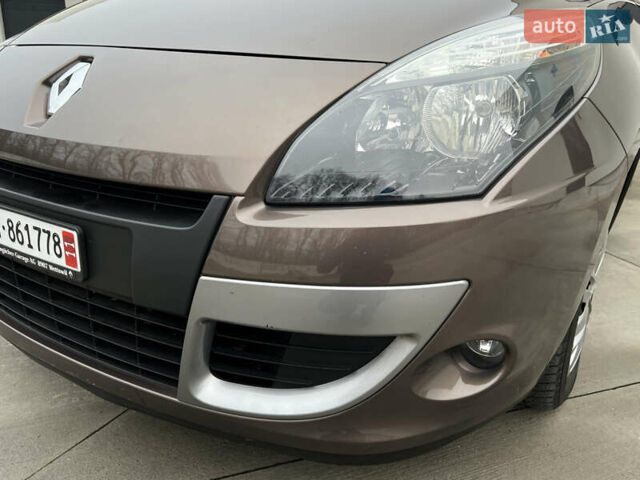 Коричневый Рено Сценик, объемом двигателя 1.6 л и пробегом 120 тыс. км за 8350 $, фото 39 на Automoto.ua