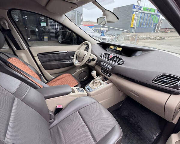 Коричневий Рено Сценік, об'ємом двигуна 1.46 л та пробігом 236 тис. км за 7999 $, фото 13 на Automoto.ua