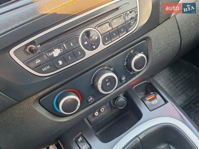 Коричневий Рено Сценік, об'ємом двигуна 1.5 л та пробігом 327 тис. км за 6200 $, фото 16 на Automoto.ua