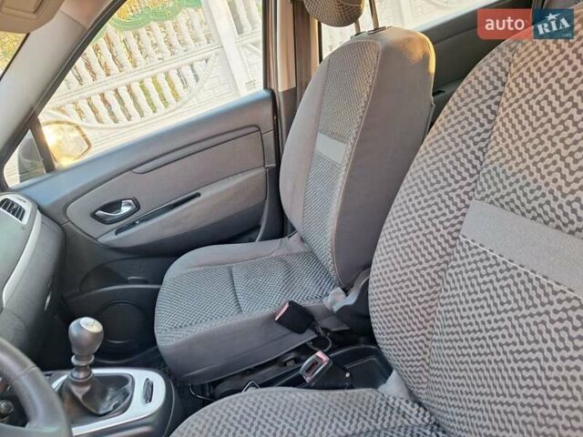 Коричневий Рено Сценік, об'ємом двигуна 1.5 л та пробігом 327 тис. км за 6200 $, фото 18 на Automoto.ua