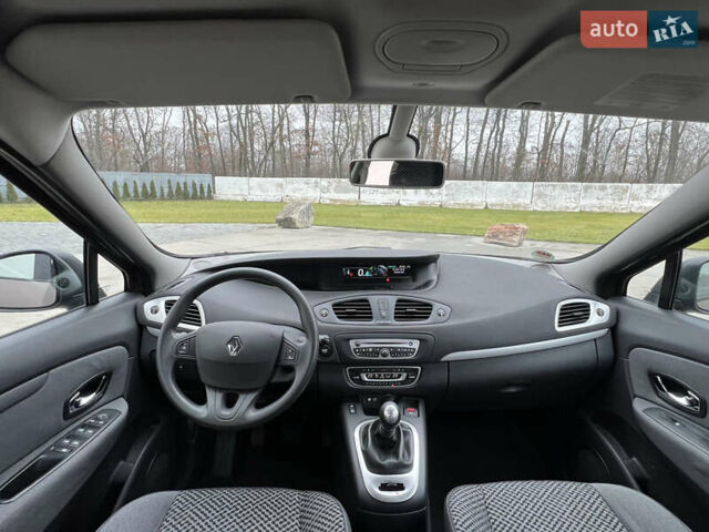 Коричневый Рено Сценик, объемом двигателя 1.6 л и пробегом 120 тыс. км за 8350 $, фото 177 на Automoto.ua