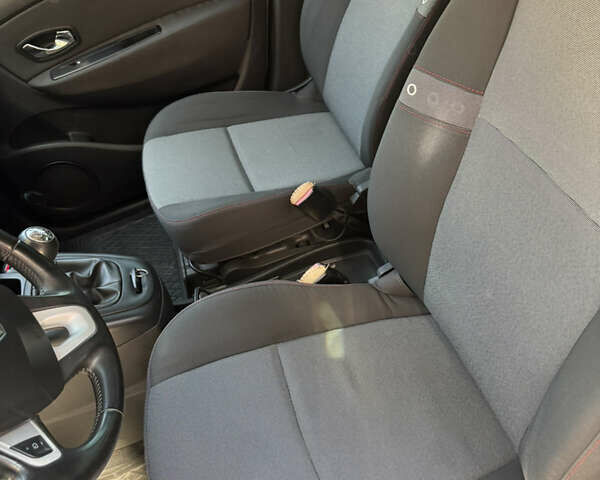 Коричневый Рено Сценик, объемом двигателя 1.46 л и пробегом 248 тыс. км за 7550 $, фото 15 на Automoto.ua