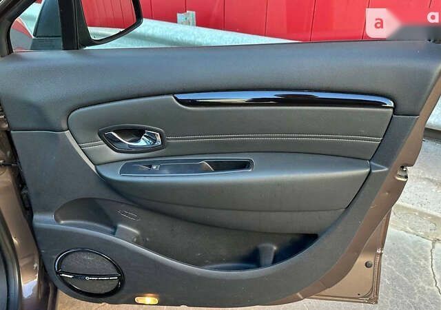 Коричневий Рено Сценік, об'ємом двигуна 1.6 л та пробігом 234 тис. км за 9500 $, фото 19 на Automoto.ua