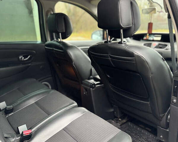 Коричневый Рено Сценик, объемом двигателя 1.46 л и пробегом 275 тыс. км за 7300 $, фото 7 на Automoto.ua