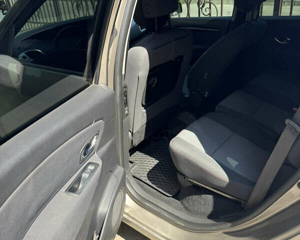 Коричневый Рено Сценик, объемом двигателя 1.46 л и пробегом 248 тыс. км за 7550 $, фото 12 на Automoto.ua