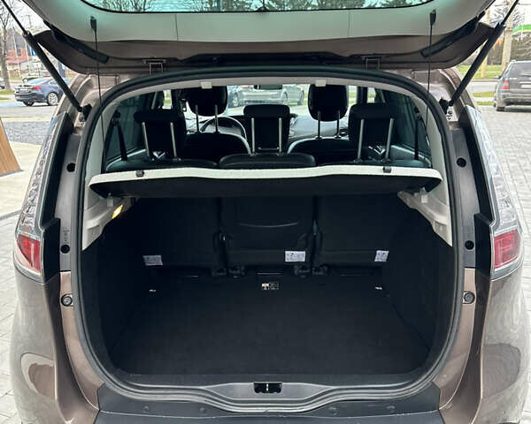 Коричневий Рено Сценік, об'ємом двигуна 1.5 л та пробігом 180 тис. км за 9850 $, фото 53 на Automoto.ua