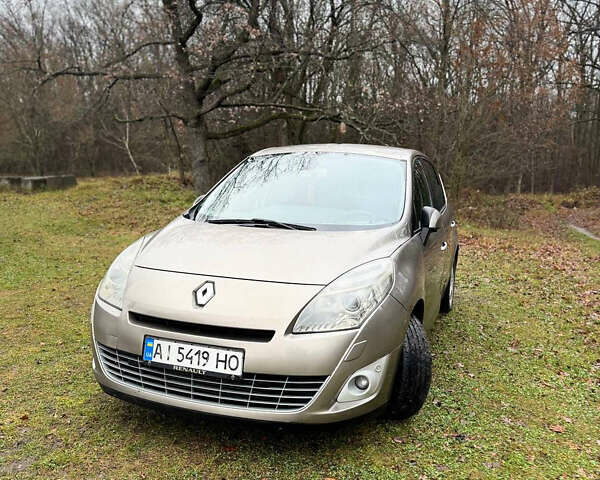 Коричневый Рено Сценик, объемом двигателя 1.46 л и пробегом 275 тыс. км за 7300 $, фото 1 на Automoto.ua