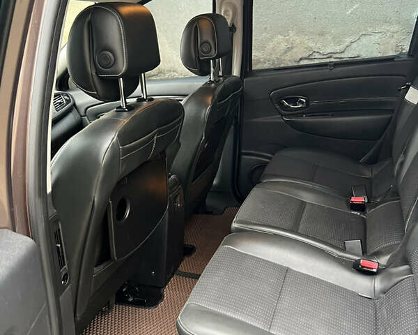 Коричневий Рено Сценік, об'ємом двигуна 1.46 л та пробігом 241 тис. км за 7350 $, фото 16 на Automoto.ua