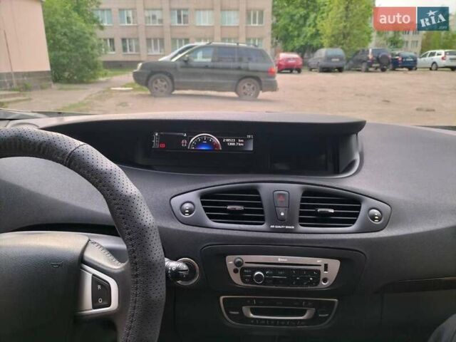 Коричневый Рено Сценик, объемом двигателя 1.46 л и пробегом 218 тыс. км за 8600 $, фото 8 на Automoto.ua