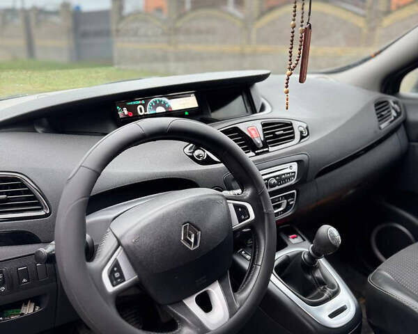 Коричневый Рено Сценик, объемом двигателя 1.46 л и пробегом 275 тыс. км за 7300 $, фото 9 на Automoto.ua