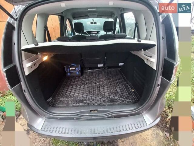 Коричневый Рено Сценик, объемом двигателя 1.5 л и пробегом 202 тыс. км за 9000 $, фото 3 на Automoto.ua