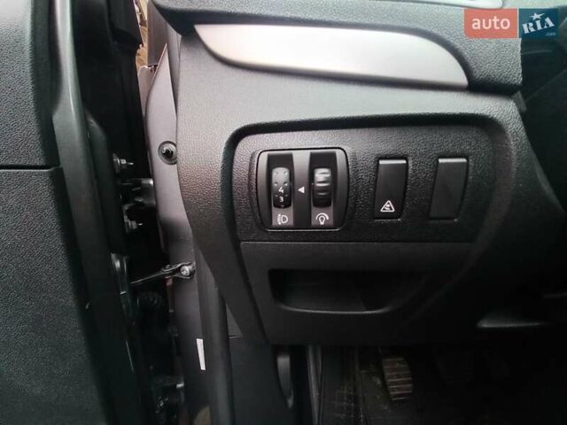 Коричневый Рено Сценик, объемом двигателя 1.5 л и пробегом 202 тыс. км за 9000 $, фото 12 на Automoto.ua