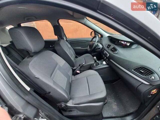 Коричневый Рено Сценик, объемом двигателя 1.5 л и пробегом 202 тыс. км за 9000 $, фото 7 на Automoto.ua