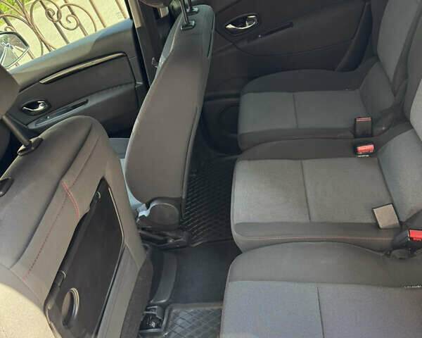 Коричневый Рено Сценик, объемом двигателя 1.46 л и пробегом 248 тыс. км за 7550 $, фото 10 на Automoto.ua