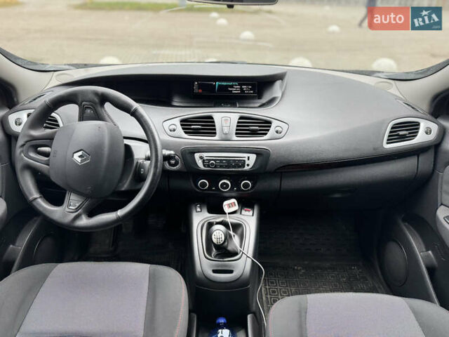 Коричневый Рено Сценик, объемом двигателя 1.46 л и пробегом 255 тыс. км за 7500 $, фото 51 на Automoto.ua