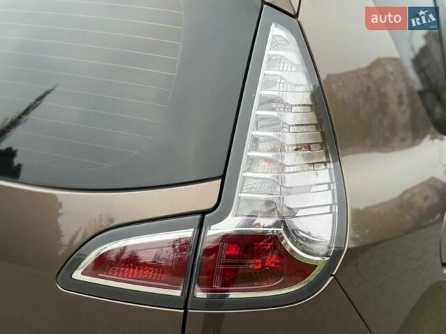 Коричневый Рено Сценик, объемом двигателя 1.6 л и пробегом 129 тыс. км за 9300 $, фото 34 на Automoto.ua