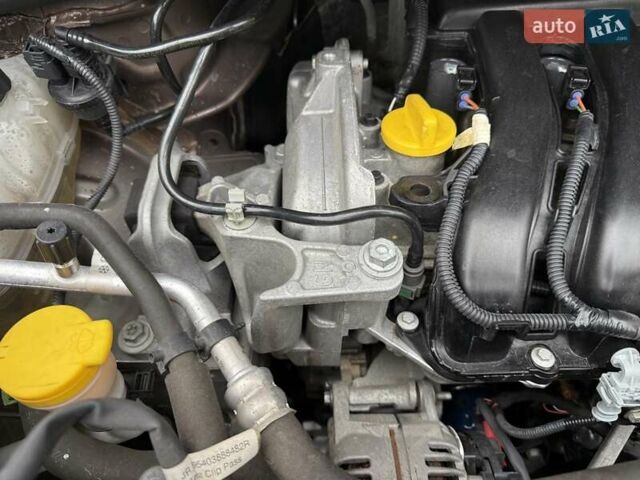 Коричневый Рено Сценик, объемом двигателя 1.6 л и пробегом 129 тыс. км за 9300 $, фото 88 на Automoto.ua