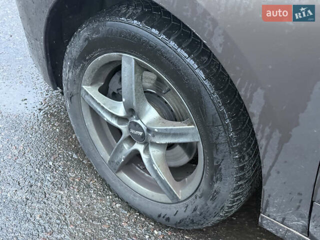 Коричневый Рено Сценик, объемом двигателя 0 л и пробегом 220 тыс. км за 8999 $, фото 6 на Automoto.ua