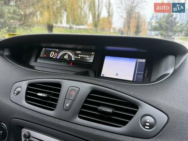 Коричневый Рено Сценик, объемом двигателя 1.6 л и пробегом 129 тыс. км за 9300 $, фото 61 на Automoto.ua