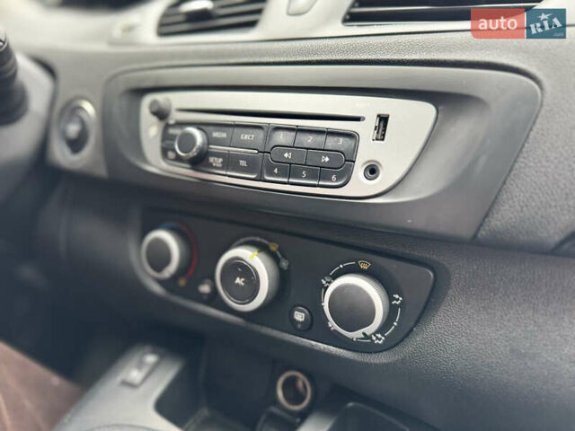 Коричневый Рено Сценик, объемом двигателя 1.46 л и пробегом 255 тыс. км за 7500 $, фото 55 на Automoto.ua