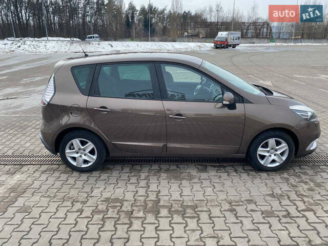 Коричневый Рено Сценик, объемом двигателя 2 л и пробегом 180 тыс. км за 7950 $, фото 3 на Automoto.ua