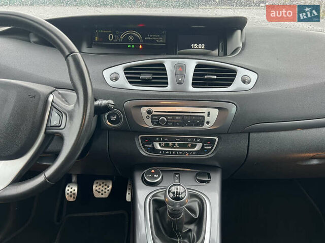 Коричневый Рено Сценик, объемом двигателя 1.6 л и пробегом 225 тыс. км за 10200 $, фото 29 на Automoto.ua