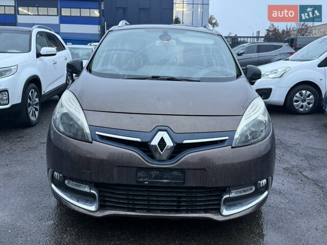 Коричневый Рено Сценик, объемом двигателя 0 л и пробегом 220 тыс. км за 8999 $, фото 1 на Automoto.ua