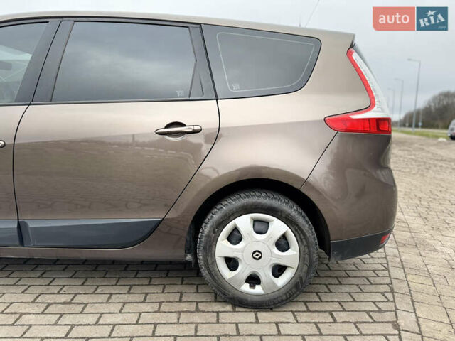 Коричневый Рено Сценик, объемом двигателя 1.46 л и пробегом 255 тыс. км за 7500 $, фото 21 на Automoto.ua